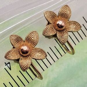 Krementz Earrings Dainty Flower Screw On